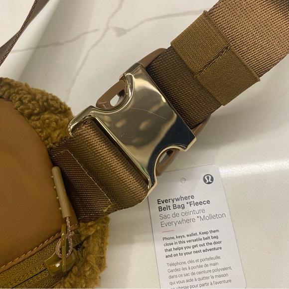 Lululemon Sherpa camel Everywhere Belt bag - Picture 9 of 10